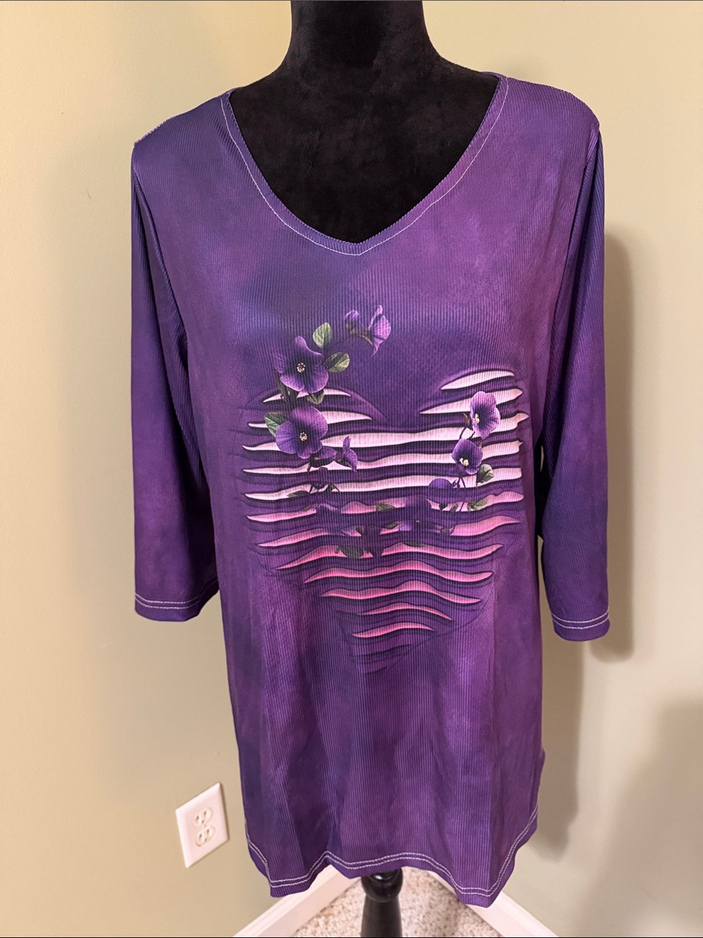 Source Unknown Purple Floral Heart Cutout V-Neck Long Sleeve Top